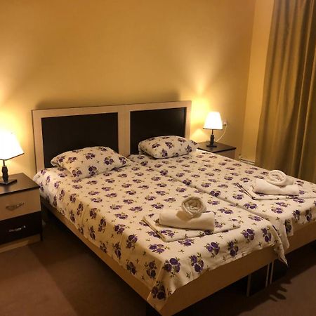 יירבאן Bloor Hotel מראה חיצוני תמונה